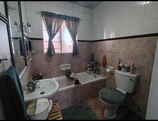 2 BEDROOM PROPERTY TO RENT IN DIE HOEWES